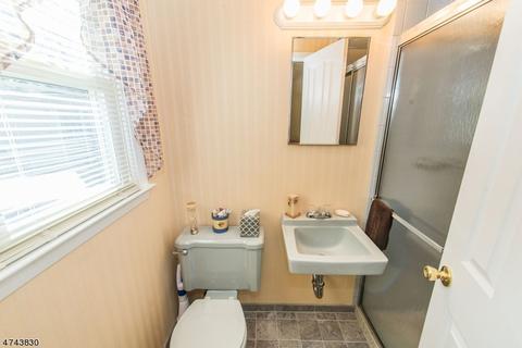 2 Larkspur Rd, Wayne, NJ 07470 photo 15