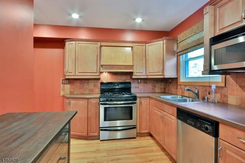 68 Deerfield Rd, Wayne, NJ 07470 photo 5