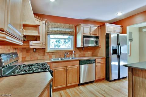 68 Deerfield Rd, Wayne, NJ 07470 photo 3