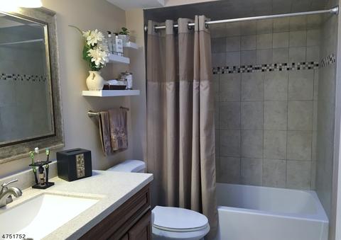 87 Birch Ln, Wayne, NJ 07470 photo 5