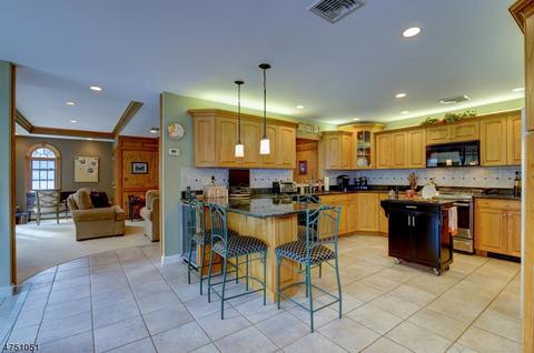 31 Mayfair Dr, Wayne, NJ 07470 photo 9