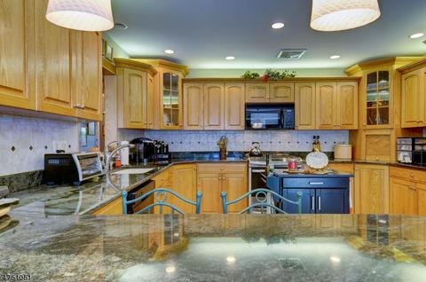 31 Mayfair Dr, Wayne, NJ 07470 photo 10