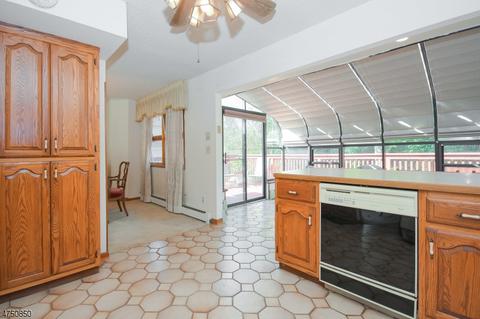 51 Colonial Rd, Wayne, NJ 07470 photo 9