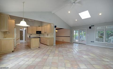 32 Veteri Pl, Wayne, NJ 07470 photo 6