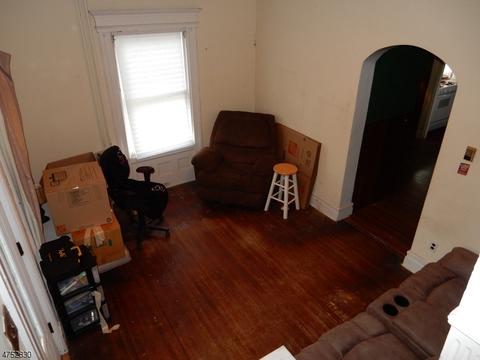 16 Stone St, North Plainfield, NJ 07060 photo 6