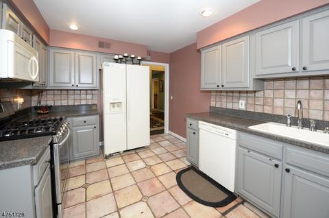 2 Sundance Dr, Wayne, NJ 07470 photo 9