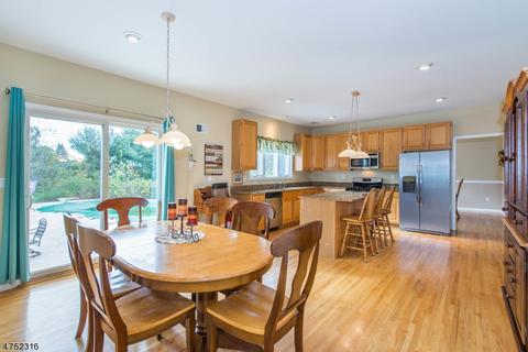 2 Noa Ct, Hackettstown, NJ 07840 photo 8