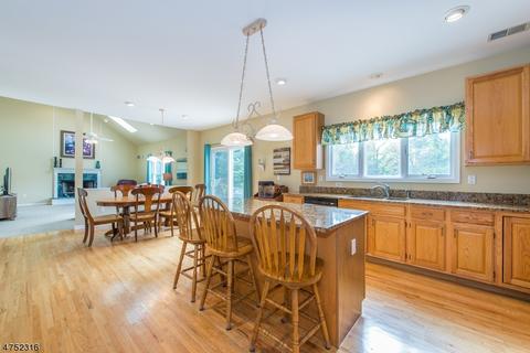 2 Noa Ct, Hackettstown, NJ 07840 photo 6