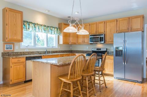 2 Noa Ct, Hackettstown, NJ 07840 photo 7
