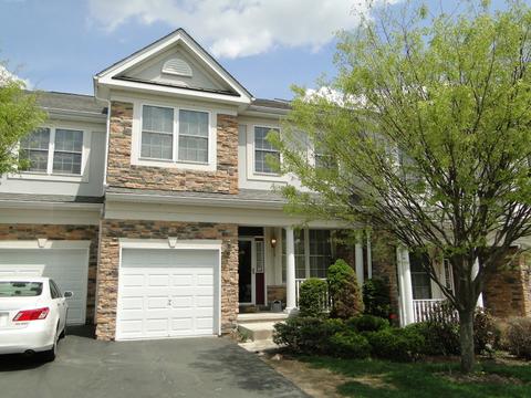 275 Levinberg Ln, Wayne, NJ 07470 photo 1