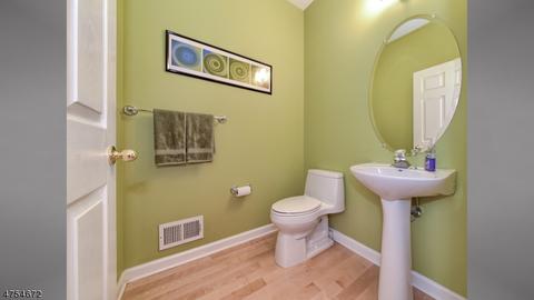 148 Levinberg Ln, Wayne, NJ 07470 photo 10
