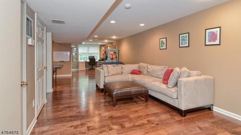148 Levinberg Ln, Wayne, NJ 07470 photo 23