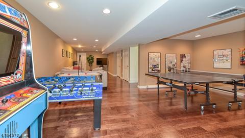 148 Levinberg Ln, Wayne, NJ 07470 photo 21