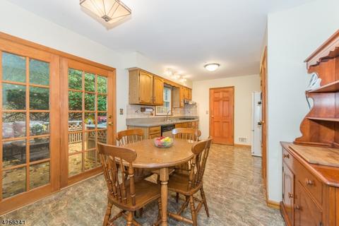 24 Joyce Dr, Roxbury Twp., NJ 07876 photo 3