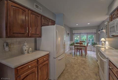 32 Maple Run, Basking Ridge, NJ 07920 photo 12