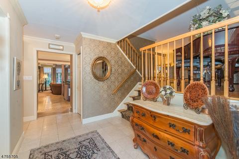 62 Hershey Rd, Wayne, NJ 07470 photo 2