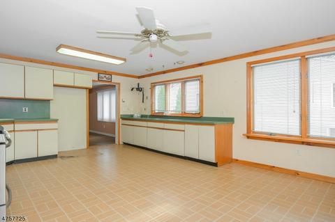 29 Cedar Pl, Wayne, NJ 07470 photo 9