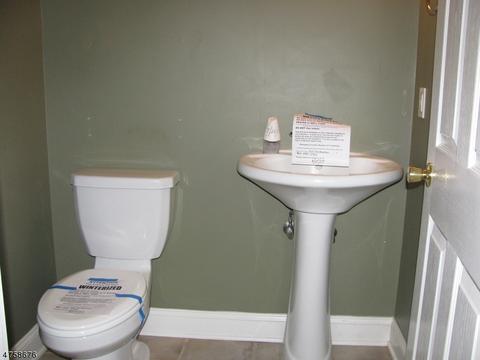 28 Lenape Trl, Wayne, NJ 07470 photo 9