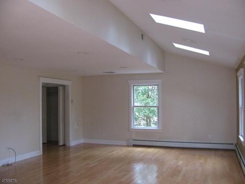 28 Lenape Trl, Wayne, NJ 07470 photo 3