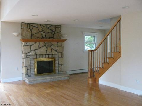 28 Lenape Trl, Wayne, NJ 07470 photo 4
