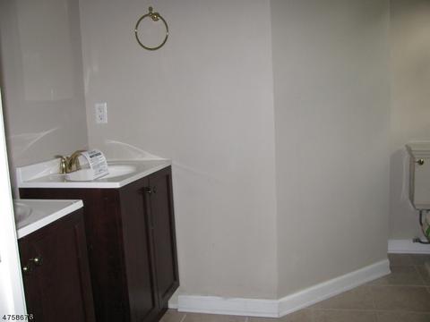 28 Lenape Trl, Wayne, NJ 07470 photo 11