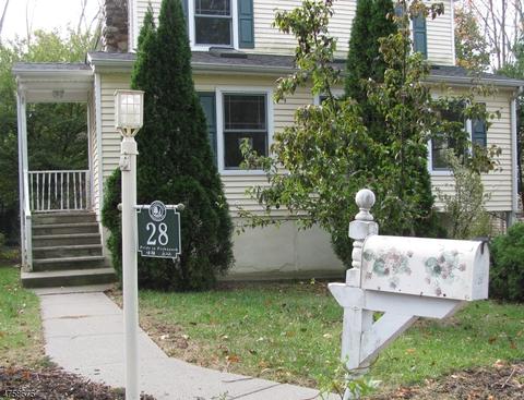 28 Lenape Trl, Wayne, NJ 07470 photo 2
