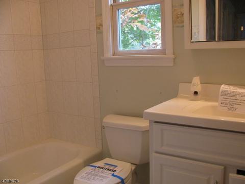28 Lenape Trl, Wayne, NJ 07470 photo 15