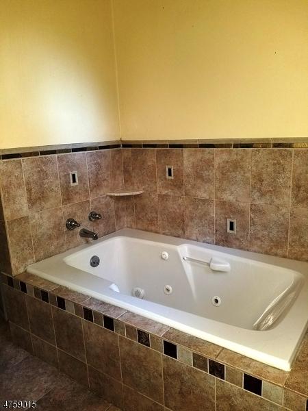 424 Riverside Dr, Wayne, NJ 07470 photo 7