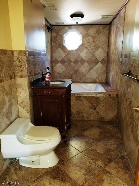 424 Riverside Dr, Wayne, NJ 07470 photo 16