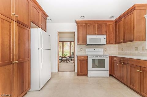 28 Beech Ave, Berkeley Heights, NJ 07922 photo 9