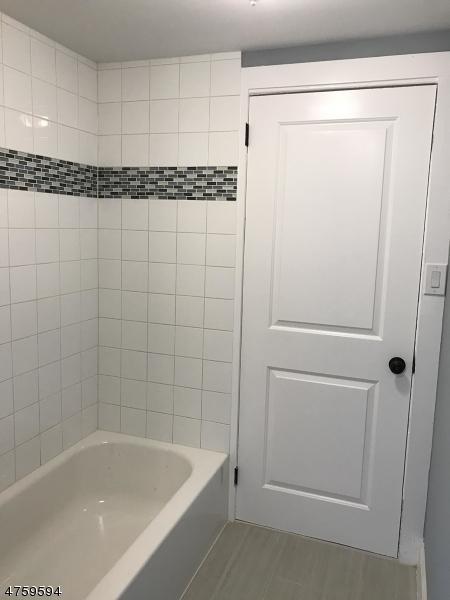 135 Runyon Ave, Middlesex, NJ 08846 photo 14