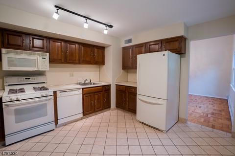 150 Laauwe Ave, Wayne, NJ 07470 photo 4