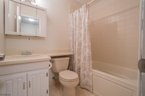 150 Laauwe Ave, Wayne, NJ 07470 photo 12