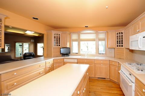 12 Heights Rd, Wayne, NJ 07470 photo 9