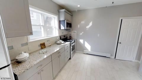 324 E 3rd Ave, Roselle, NJ 07203 photo 3
