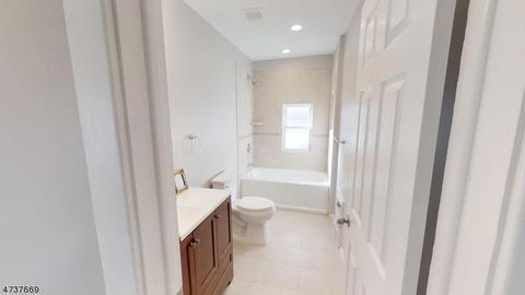 324 E 3rd Ave, Roselle, NJ 07203 photo 17