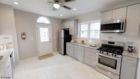 324 E 3rd Ave, Roselle, NJ 07203 photo 2