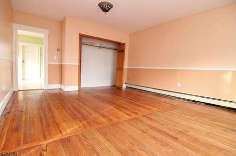 48 Maple Ave, Wallington, NJ 07057 photo 3