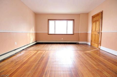 48 Maple Ave, Wallington, NJ 07057 photo 4