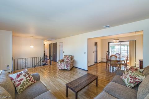 16 King Ct, Wayne, NJ 07470 photo 5