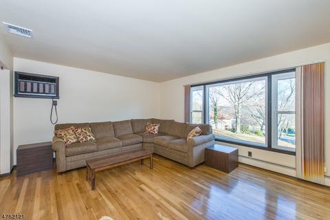 16 King Ct, Wayne, NJ 07470 photo 4