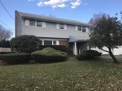 15 Hemlock Dr, Paramus, NJ 07652 photo 1