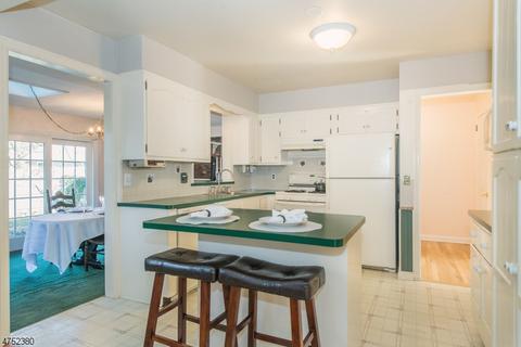 77 Lions Head Blvd, Wayne, NJ 07470 photo 4