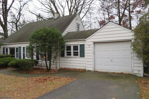 254 Washington Pl, Paramus, NJ 07652 photo 2