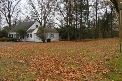 254 Washington Pl, Paramus, NJ 07652 photo 5