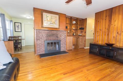 415 Warfield Rd, North Plainfield, NJ 07063 photo 2