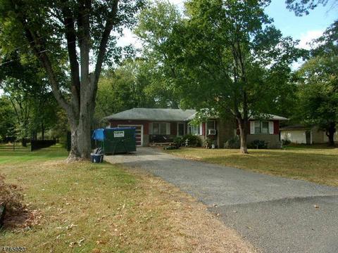 9 Circle Dr, Flemington, NJ 08822 photo 2