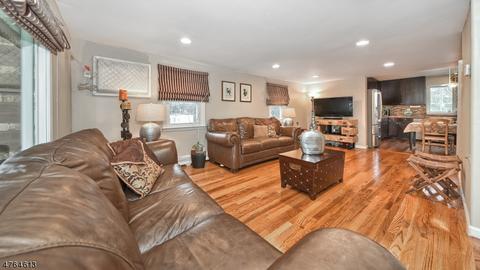 217 Ratzer Rd, Wayne, NJ 07470 photo 3
