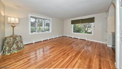 217 Ratzer Rd, Wayne, NJ 07470 photo 8