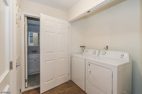 77 Lexington Ln, Wayne, NJ 07470 photo 10